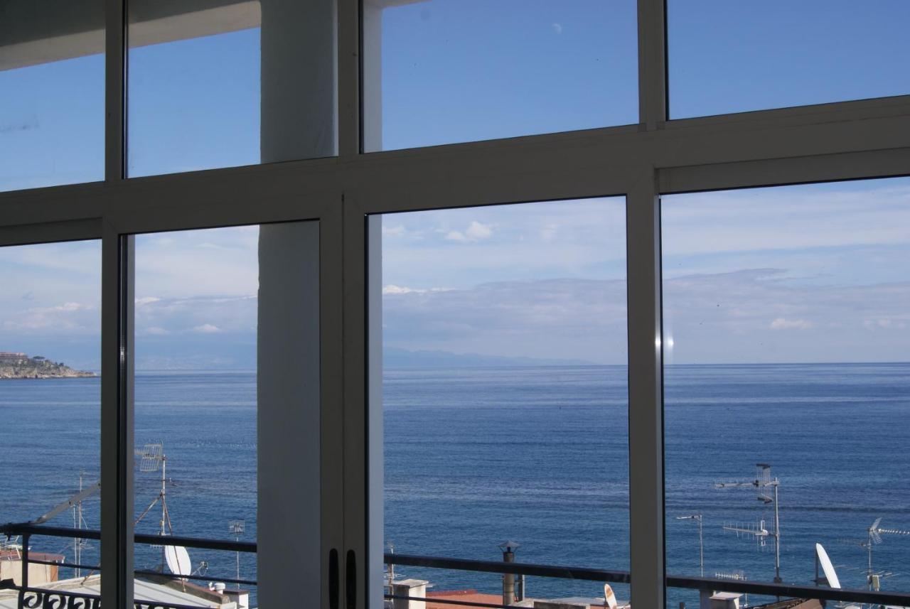 Donna Sicilia 2 Apartment Giardini Naxos Ngoại thất bức ảnh