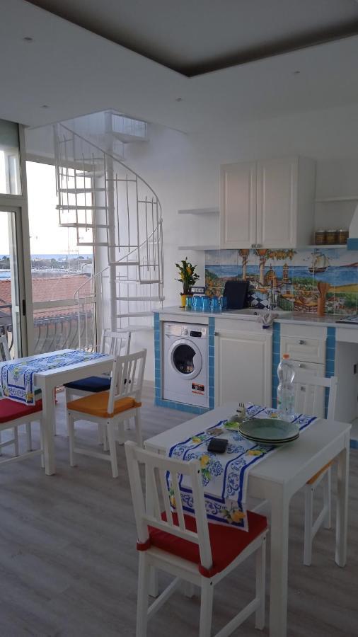 Donna Sicilia 2 Apartment Giardini Naxos Ngoại thất bức ảnh